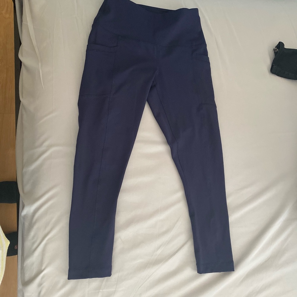 capri work out/yoga leggings size xs